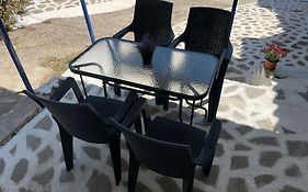 Leonidas Apartments 1